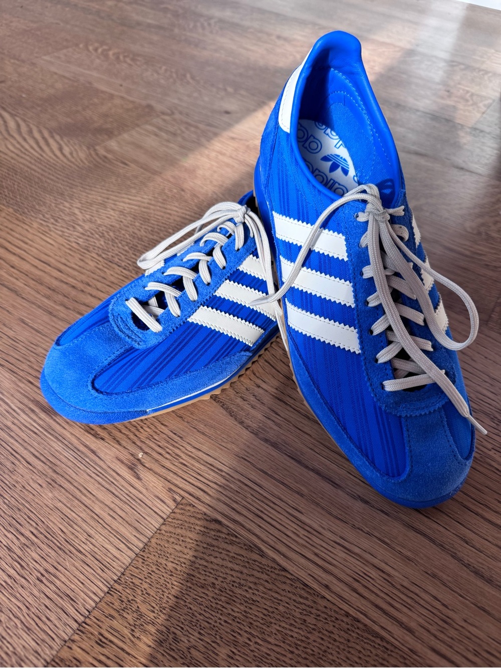 Women’s adidas Blue Retro sneakers